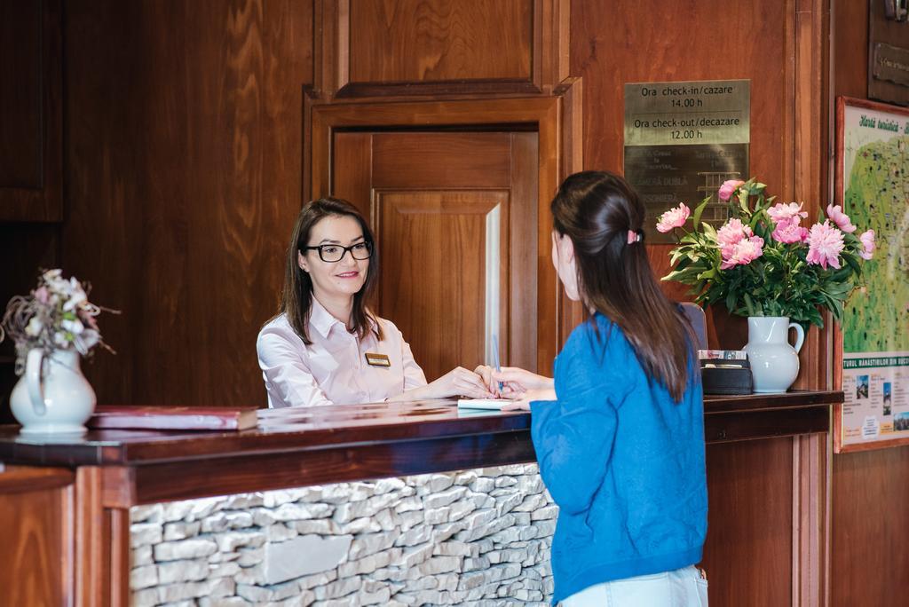 La Conac In Bucovina Hotel Gura Humorului Exterior foto